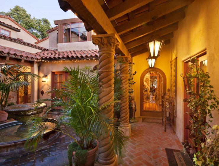 Patricia gallery courtyard